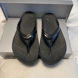 UFOs flip flops, size 38
